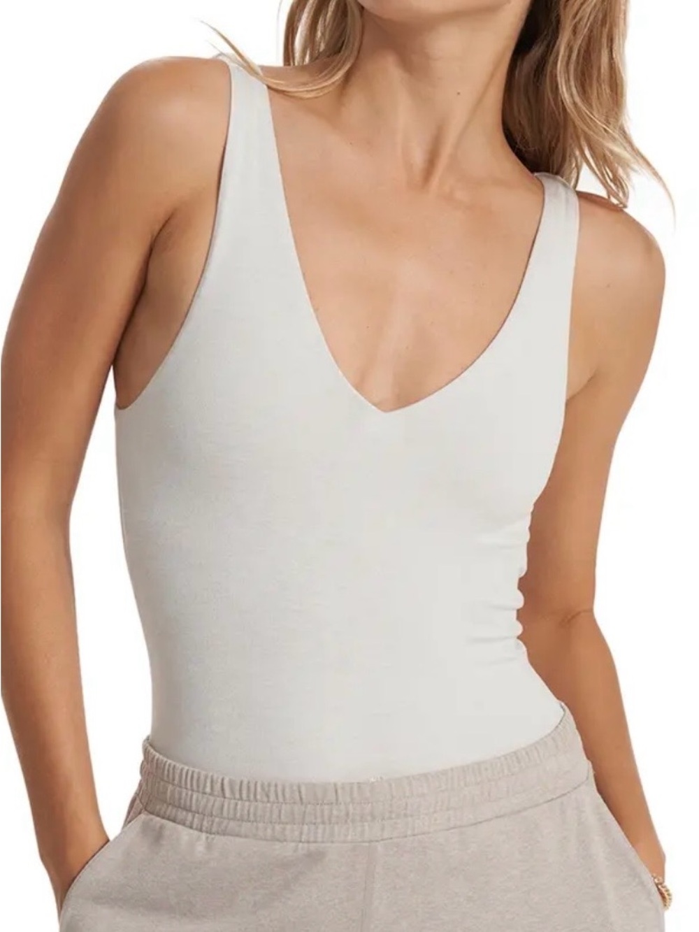 Vuori Halo V neck bodysuit size XS